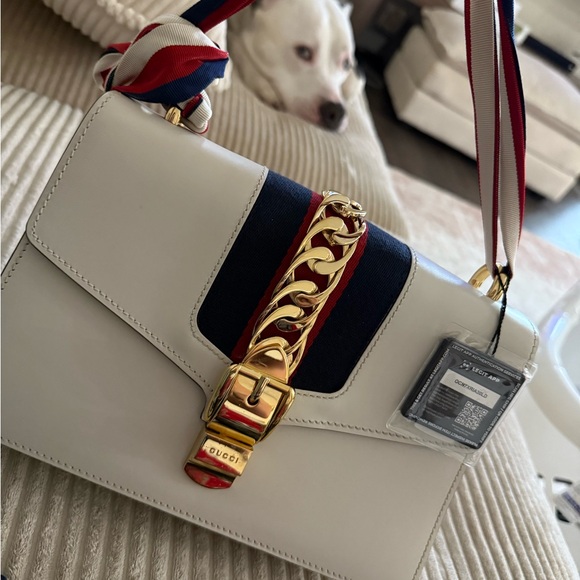 Gucci Cream and Gold Shoulder Bag - Picture 1 of 10